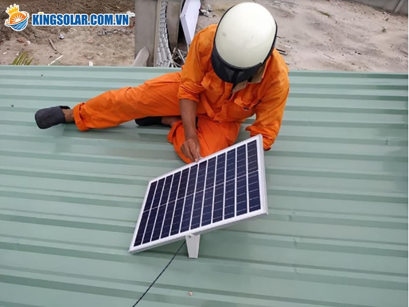 Thi công lắp đặt đèn năng lượng mặt trời Sử dụng năng lượng tái tạo cho hệ thống chiếu sáng của bạn